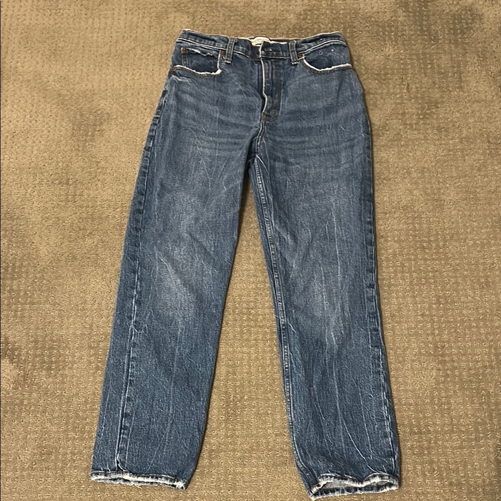 A&F Ultra High Rise 90’s Straight 6S